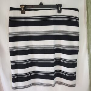Roz & Ali Black White Stripe Stretch Knee Length Pencil Skirt Size 1X
